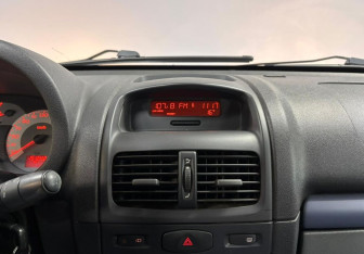 Подержанный автомобиль Renault Symbol 2007 года (14 фото)