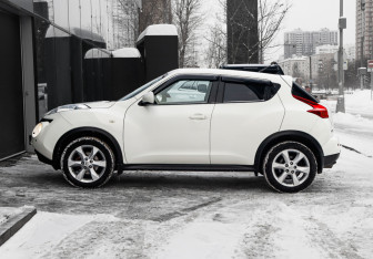Подержанный автомобиль Nissan Juke 2013 года (8 фото)