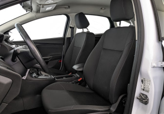 Подержанный автомобиль Ford Focus Hatchback 2018 года (20 фото)