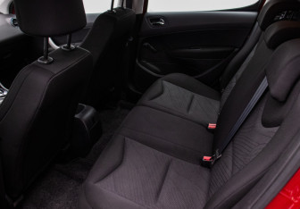 Подержанный автомобиль Peugeot 308 Hatchback 2011 года (11 фото)