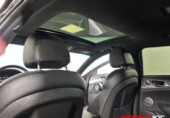 Подержанный автомобиль Kia Stinger 2018 года (17 фото)