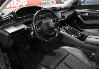 Подержанный автомобиль Peugeot 508 Wagon 2019 года (15 фото)