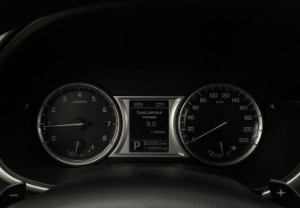 Подержанный автомобиль Suzuki Vitara 2015 года (22 фото)