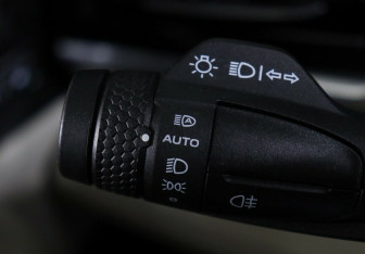 Подержанный автомобиль Geely Monjaro 2022 года (13 фото)