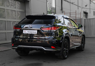Подержанный автомобиль Lexus RX 2021 года (4 фото)