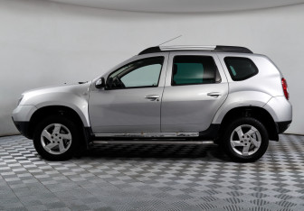 Подержанный автомобиль Renault Duster 2012 года (8 фото)