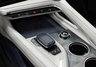 Подержанный автомобиль Zeekr 001 2023 года (18 фото)