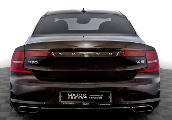 Подержанный автомобиль Volvo S90 2019 года (6 фото)