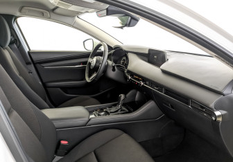Подержанный автомобиль Mazda 3 Sedan 2019 года (11 фото)