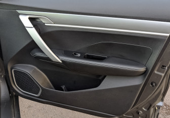 Подержанный автомобиль Geely Coolray 2022 года (24 фото)