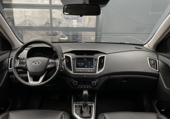 Подержанный автомобиль Hyundai Creta 2019 года (11 фото)