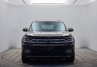 Подержанный автомобиль Volkswagen Teramont 2018 года (2 фото)
