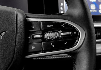 Подержанный автомобиль Chery Arrizo 8 2024 года (23 фото)