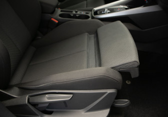 Подержанный автомобиль Audi A3 Hatchback 2021 года (29 фото)