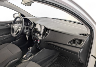 Подержанный автомобиль Hyundai Solaris Sedan 2021 года (11 фото)