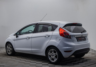 Подержанный автомобиль Ford Fiesta Hatchback 2016 года (3 фото)