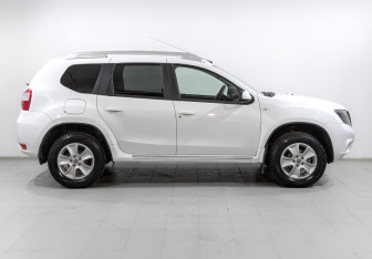Подержанный автомобиль Nissan Terrano 2020 года (4 фото)