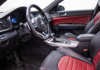 Подержанный автомобиль Kia Optima Sedan 2019 года (10 фото)