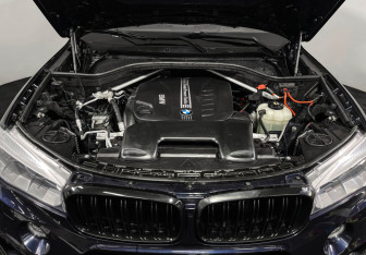 Подержанный автомобиль BMW X5 2017 года (10 фото)