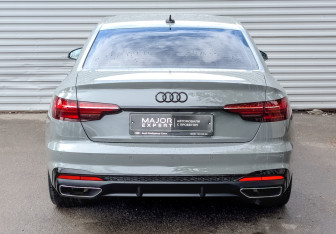 Подержанный автомобиль Audi A4 Sedan 2022 года (6 фото)