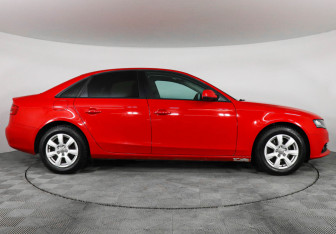 Подержанный автомобиль Audi A4 Sedan 2011 года (4 фото)