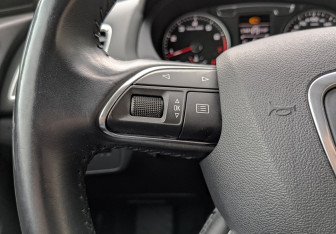 Подержанный автомобиль Audi Q3 2015 года (25 фото)