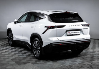 Подержанный автомобиль Jetour Dashing 2023 года (7 фото)