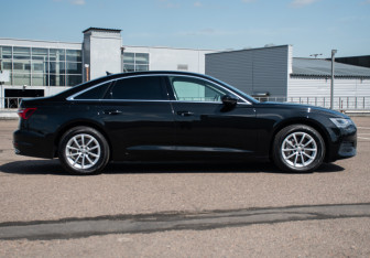 Подержанный автомобиль Audi A6 Sedan 2021 года (4 фото)