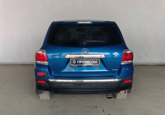 Подержанный автомобиль Toyota Highlander 2011 года (5 фото)