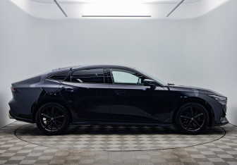 Подержанный автомобиль Changan UNI-V 2023 года (6 фото)