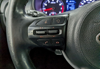 Подержанный автомобиль Kia Rio Hatchback 2017 года (27 фото)