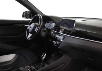 Подержанный автомобиль BMW X1 2022 года (9 фото)