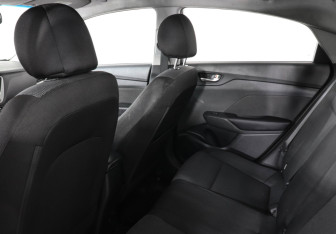 Подержанный автомобиль Hyundai Solaris Sedan 2017 года (12 фото)