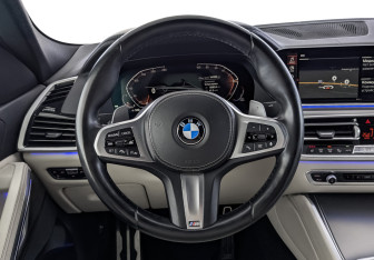 Подержанный автомобиль BMW X6 2021 года (22 фото)