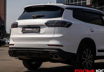 Подержанный автомобиль Chery Tiggo 8 Pro Max 2023 года (15 фото)