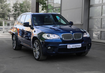 Подержанный автомобиль BMW X5 2013 года (3 фото)
