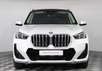 Подержанный автомобиль BMW X1 2024 года (3 фото)