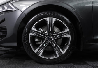 Подержанный автомобиль Kia K5 2021 года (27 фото)