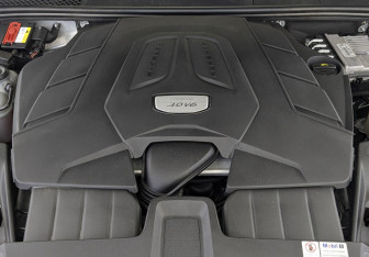 Подержанный автомобиль Porsche Cayenne 2019 года (9 фото)