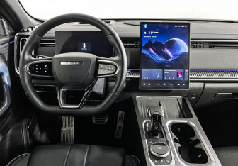 Подержанный автомобиль Jaecoo J7 2024 года (12 фото)