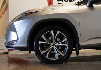 Подержанный автомобиль Lexus RX 2021 года (34 фото)