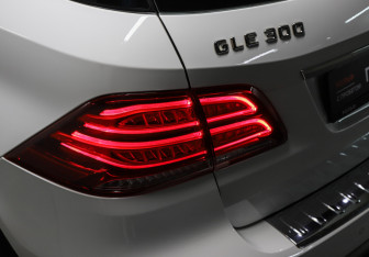 Подержанный автомобиль Mercedes-Benz GLE 2015 года (30 фото)