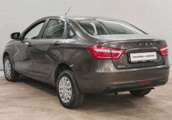 Подержанный автомобиль LADA (ВАЗ) Vesta Sedan 2017 года (7 фото)