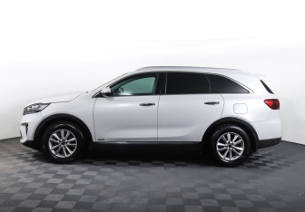 Подержанный автомобиль Kia Sorento 2019 года (8 фото)