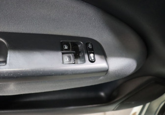 Подержанный автомобиль Skoda Octavia Liftback 2009 года (10 фото)