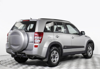 Подержанный автомобиль Suzuki Grand Vitara 2008 года (5 фото)