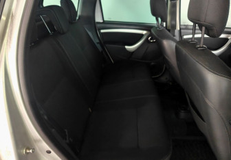 Подержанный автомобиль Nissan Terrano 2016 года (11 фото)