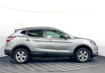 Подержанный автомобиль Nissan Qashqai 2014 года (4 фото)