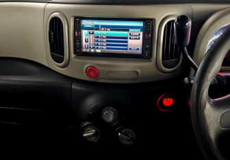 Подержанный автомобиль Nissan Cube 2010 года (13 фото)