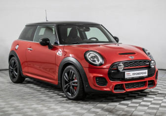 Подержанный автомобиль MINI Hatch 2018 года (3 фото)